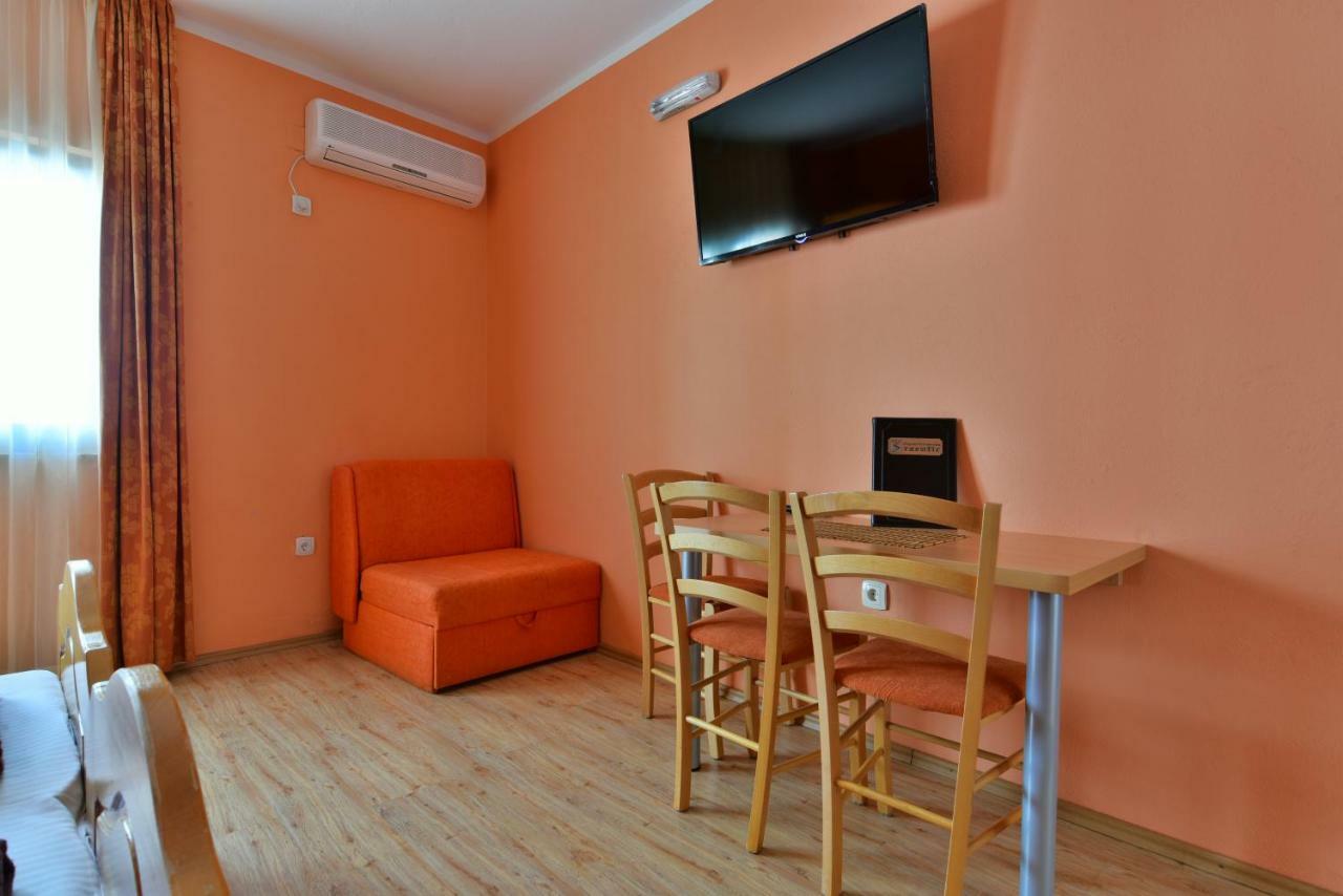 Apartments Srzentic Petrovac المظهر الخارجي الصورة